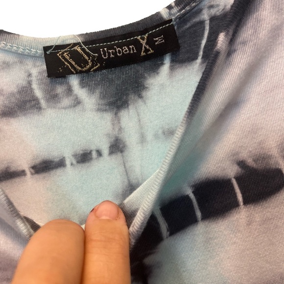 URBAN X Medium Cold Shoulder Soft Tie-Dye Shirt Top Blouse Rayon/Spandex Assymet - Picture 2 of 2